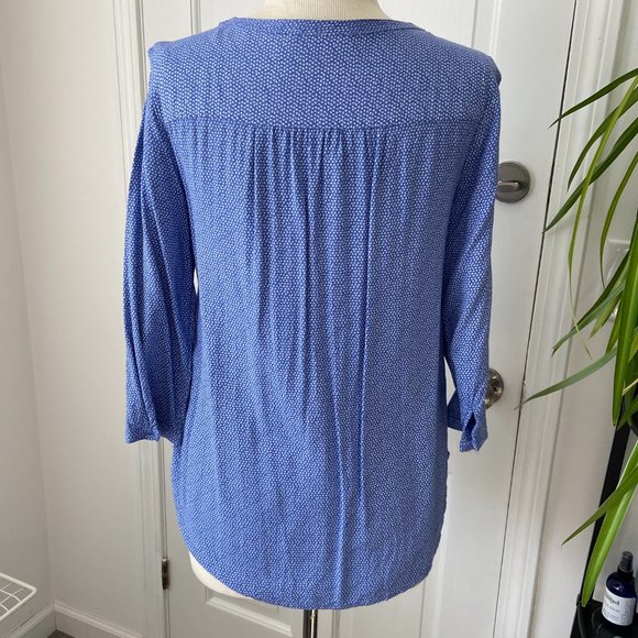 Periwinkle 3/4 Sleeve Blouse - Picture 3 of 5